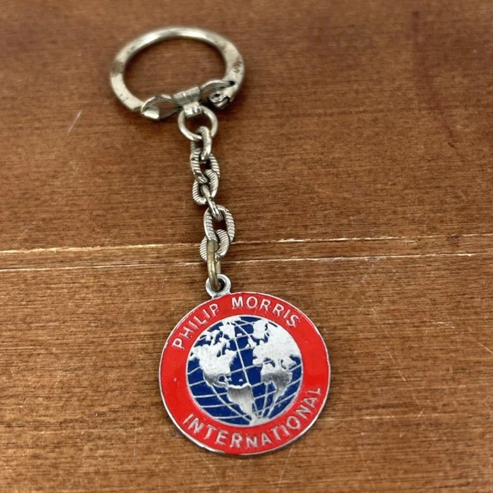 Philip Morris International Keychain‎ Vintage Metal Globe Logo Tobacco Promo